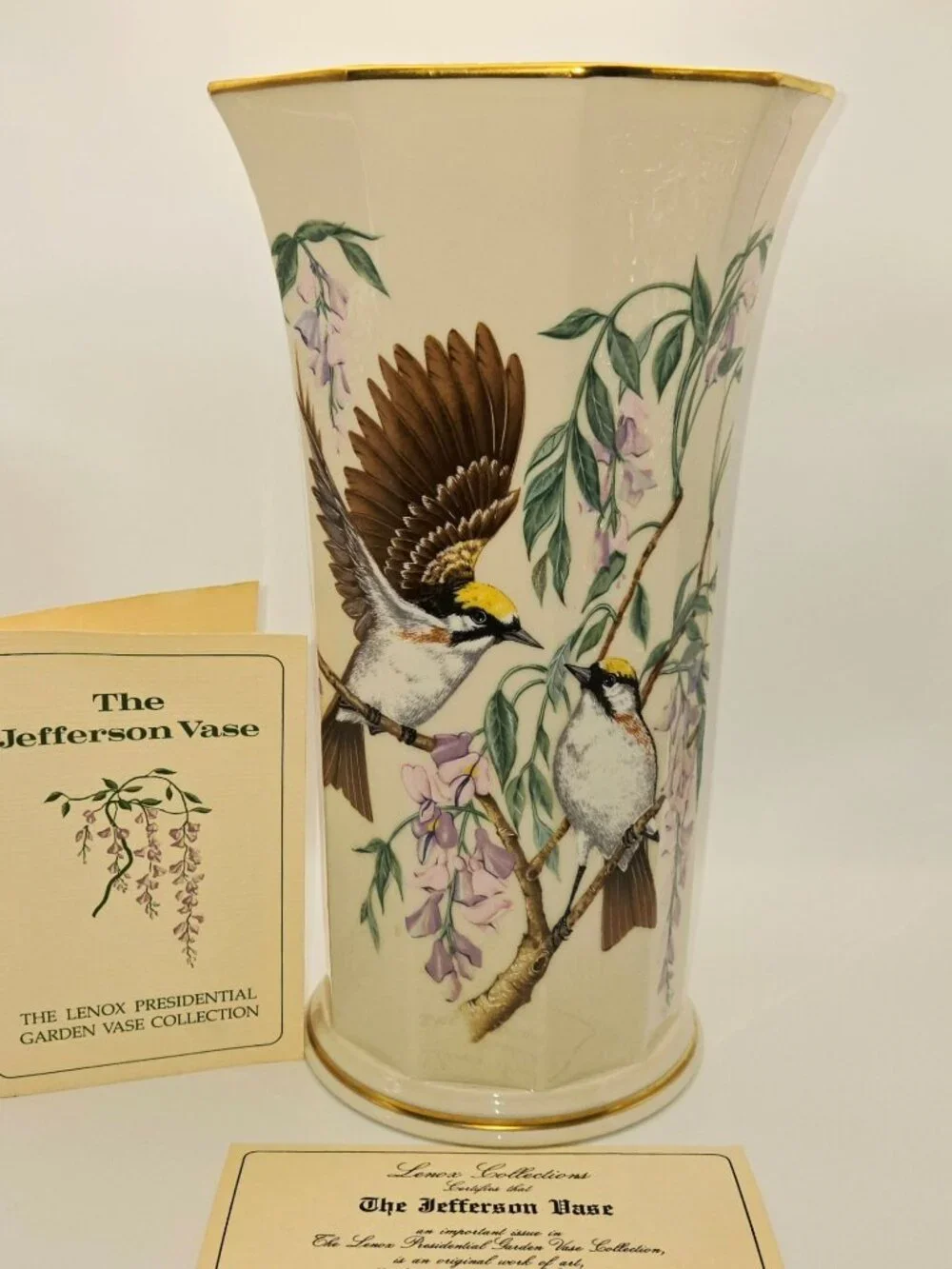 The Jefferson Vase By Lenox Presidential Garden Collection Bird & Wisteria Art,